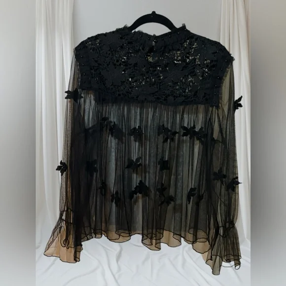 Fashion Statement Blouse - Picture 2 of 2